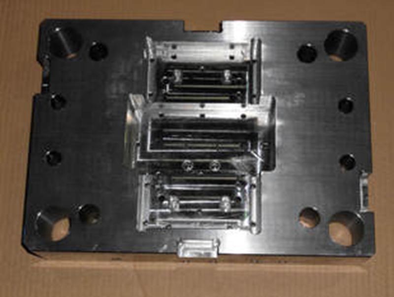 马关精密塑料模-06